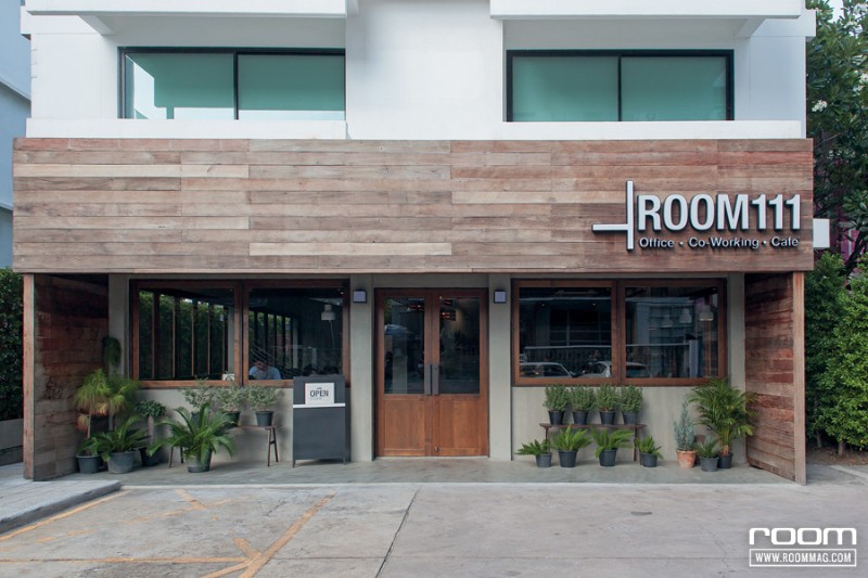 ROOM111 OFFICE & CAFÉ คาเฟ่ย่านสีลม สาทร Co-Working Space 