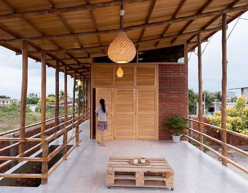 Stilts House บ้านไร้หน้าต่างบานกระจก สถาปัตยกรรมท้องถิ่น sustainable design