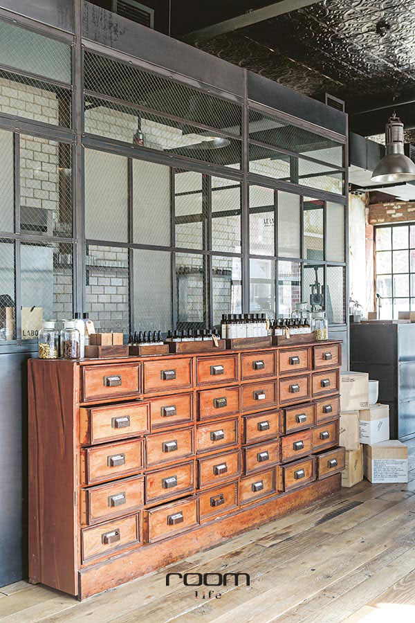 LE LABO เฟอร์นิเจอร์วินเทจ