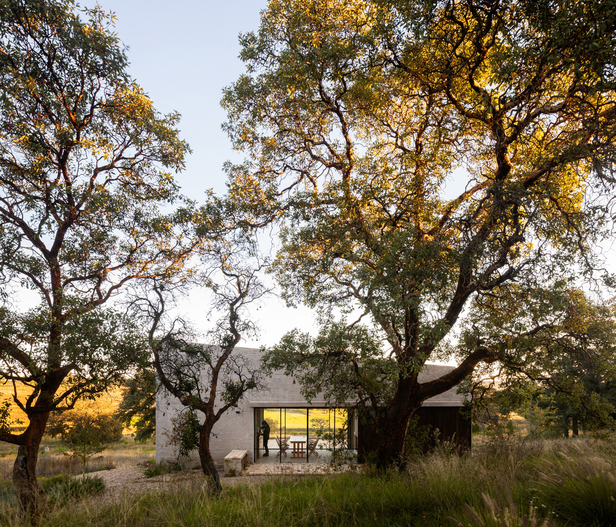 ACULCO HOUSE บ้านน้อยกลมกลืนธรรมชาติกลางทุ่งกว้าง PPAA Pérez Palacios Arquitectos Asociados Rafael Gamo