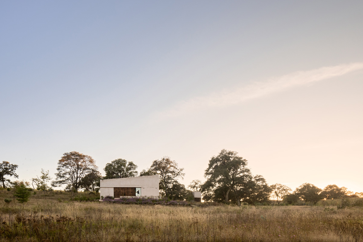 ACULCO HOUSE บ้านน้อยกลมกลืนธรรมชาติกลางทุ่งกว้าง PPAA Pérez Palacios Arquitectos Asociados Rafael Gamo