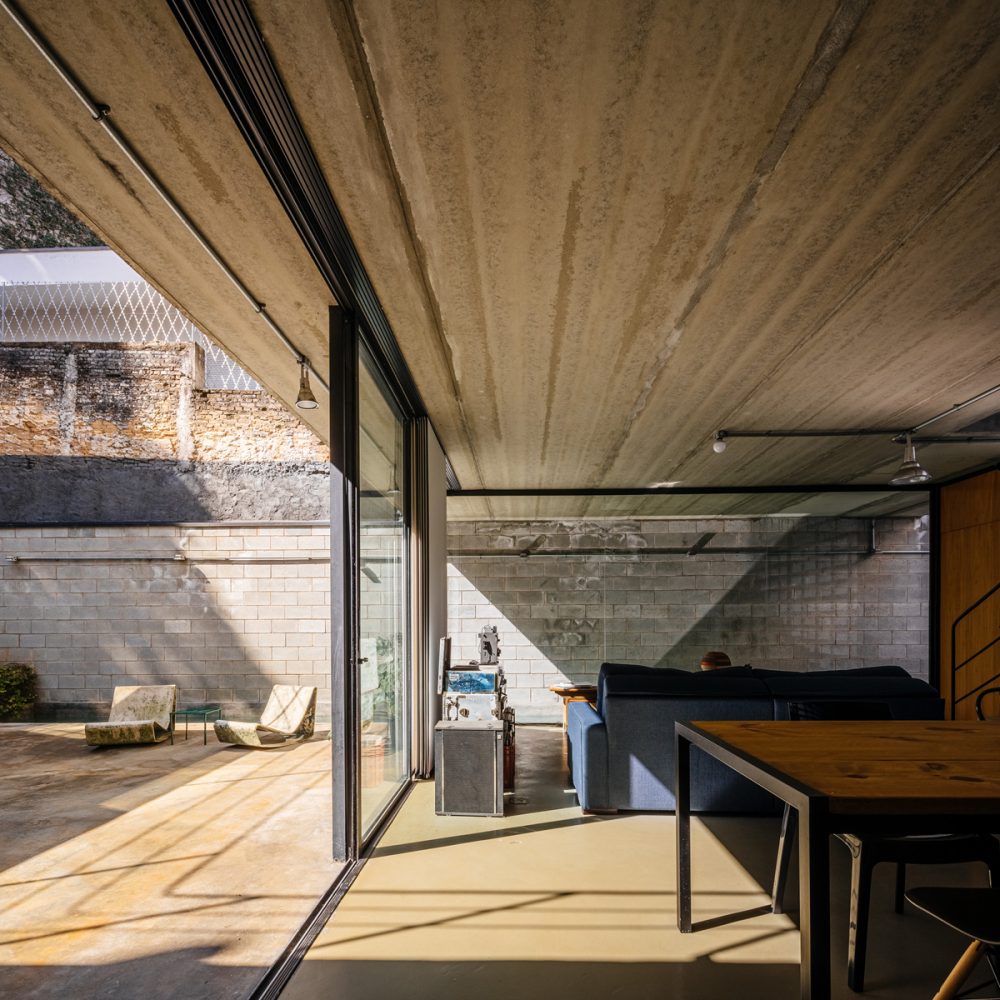 บ้านอิฐบล็อก Terra e Tuma Arquitetos