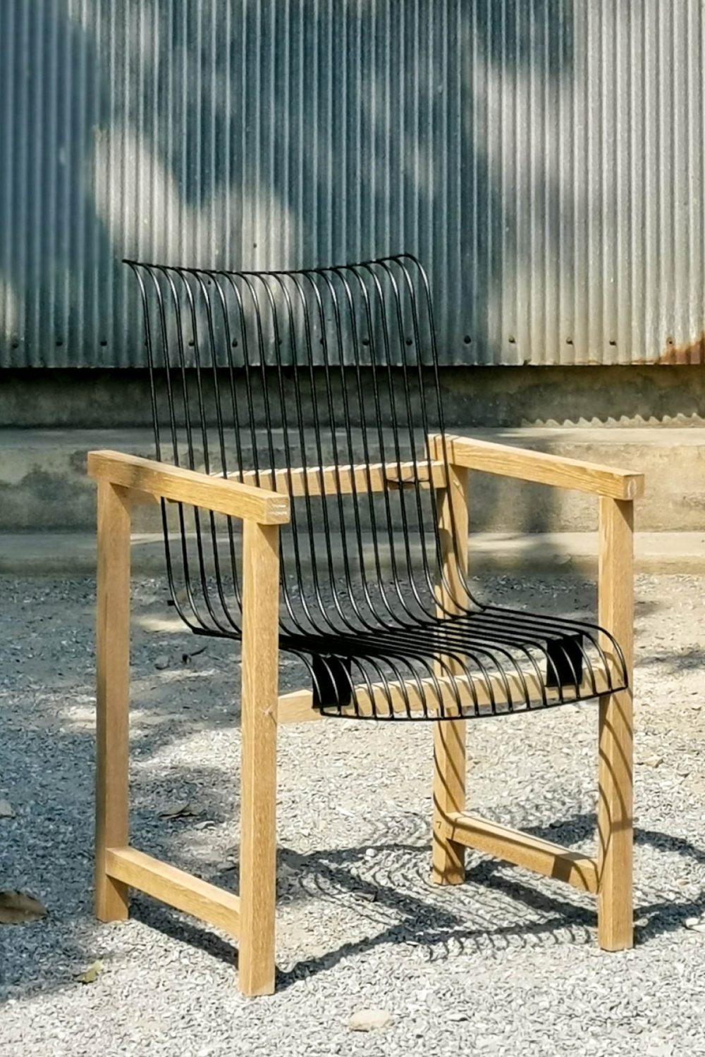 Loom Chair เก้าอี้เหล็ก เก้าอี้ไม้ รางวัล DEmark 2020 plural designs คุณพิบูลย์ อมรจิรพร