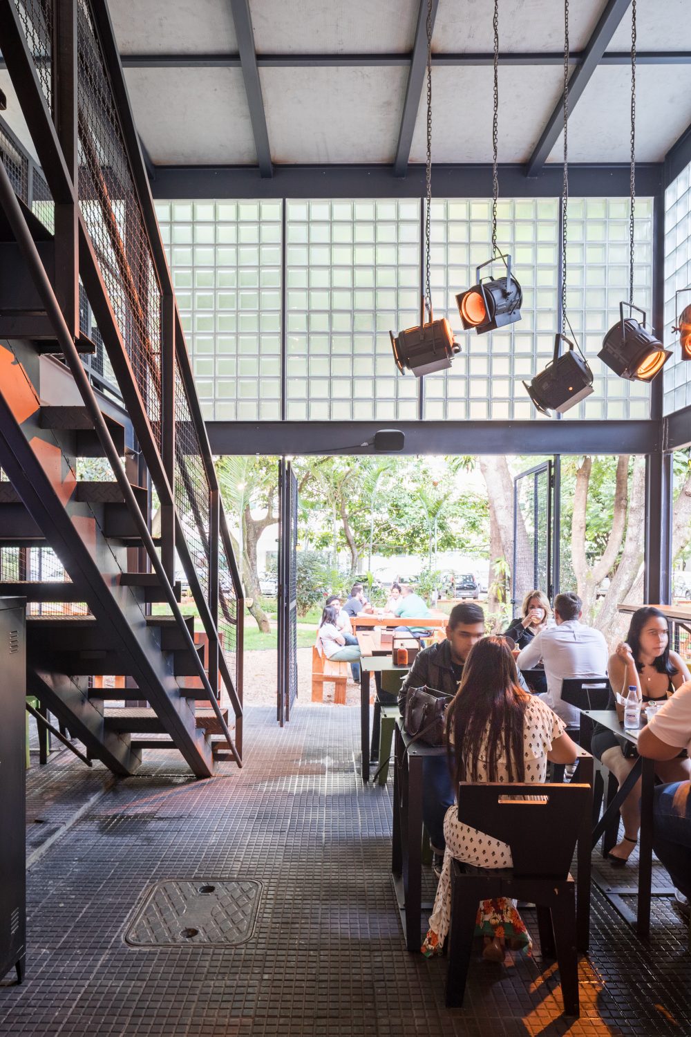 ร้านเบอเกอร์ BLOCO Arquitetos บล็อกแก้ว