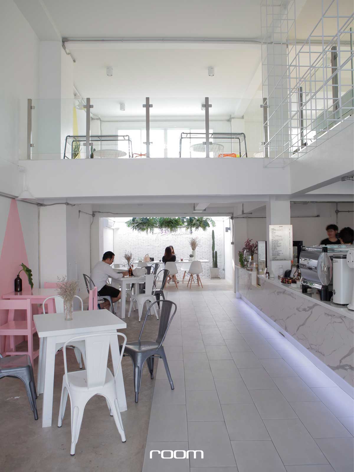 Flat White Café x Poshtel