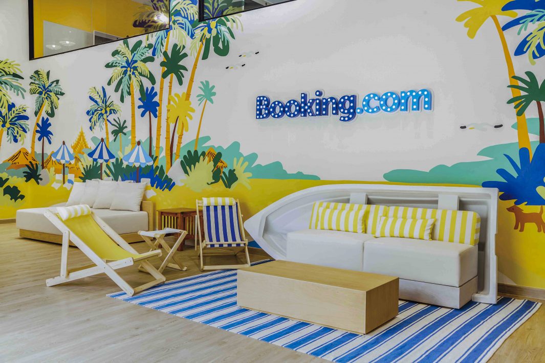 BOOKING.COM ออฟฟิศ จองที่พัก 