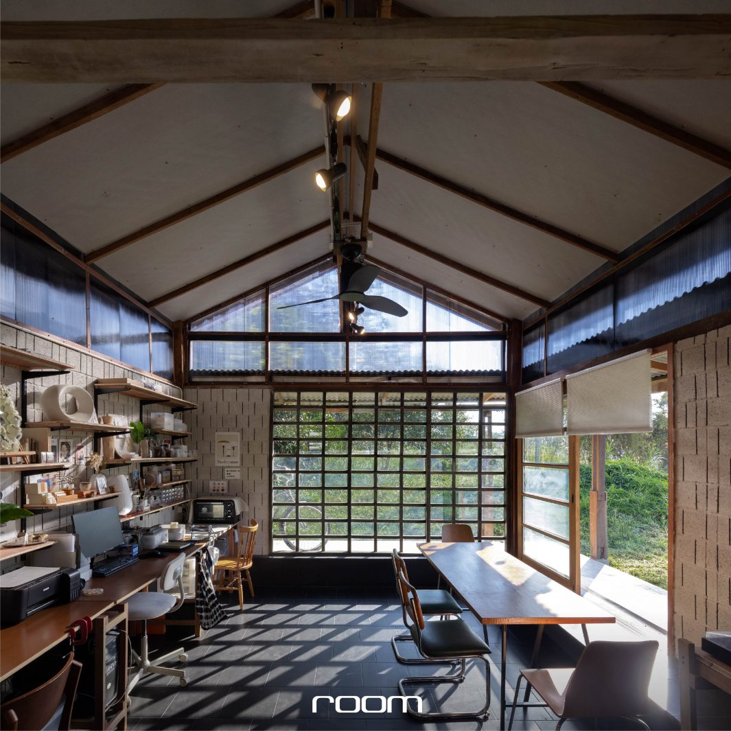 WOMR CABIN บ้านชั้นเดียวไซซ์มินิของคู่รักนักออกแบบ บ้านชั้นเดียว