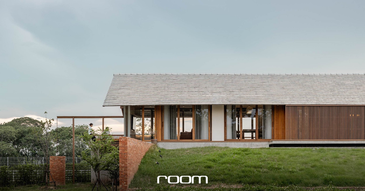 Baan SudSaenSuk ประยุกต์เรือนกาแล สู่บ้านพักร่วมสมัยในบริบท เชียงแสน